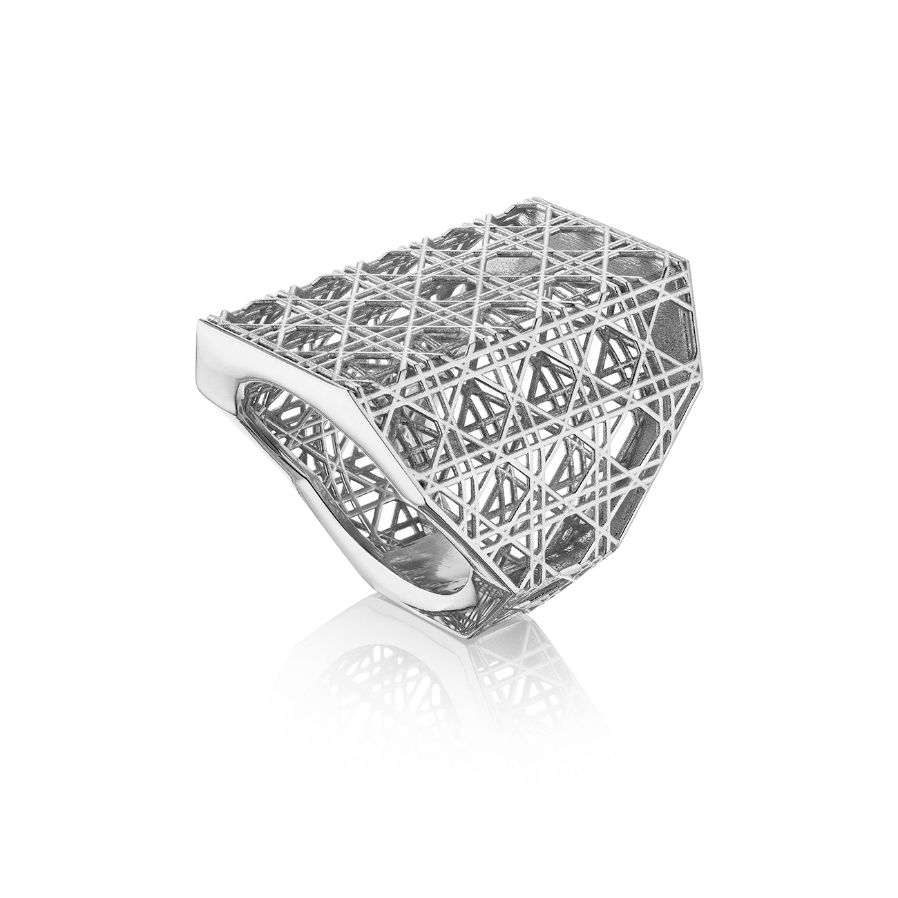 MoAnA LUU Doudou maxi ring in silver featuring a cane-woven work inspired by traditional Caribbean fish traps, reflecting the house’s vision of Creole-inspired jewelry crafted in New York.