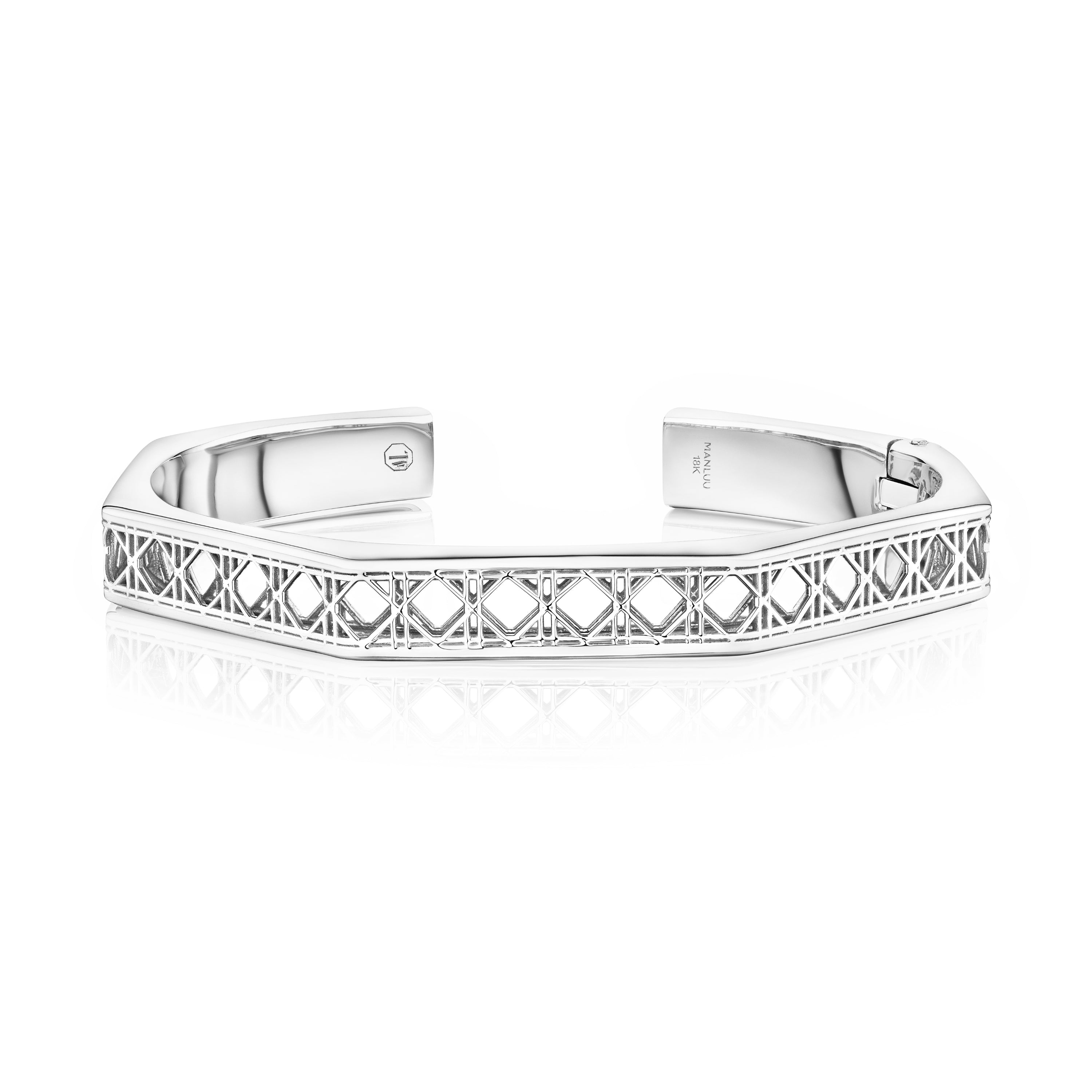MoAnA LUU Doudou hinged bracelet in 18K white gold, featuring a cane-woven work inspired by traditional Caribbean fish traps, reflecting the house’s vision of Creole-inspired fine jewelry crafted in New York.