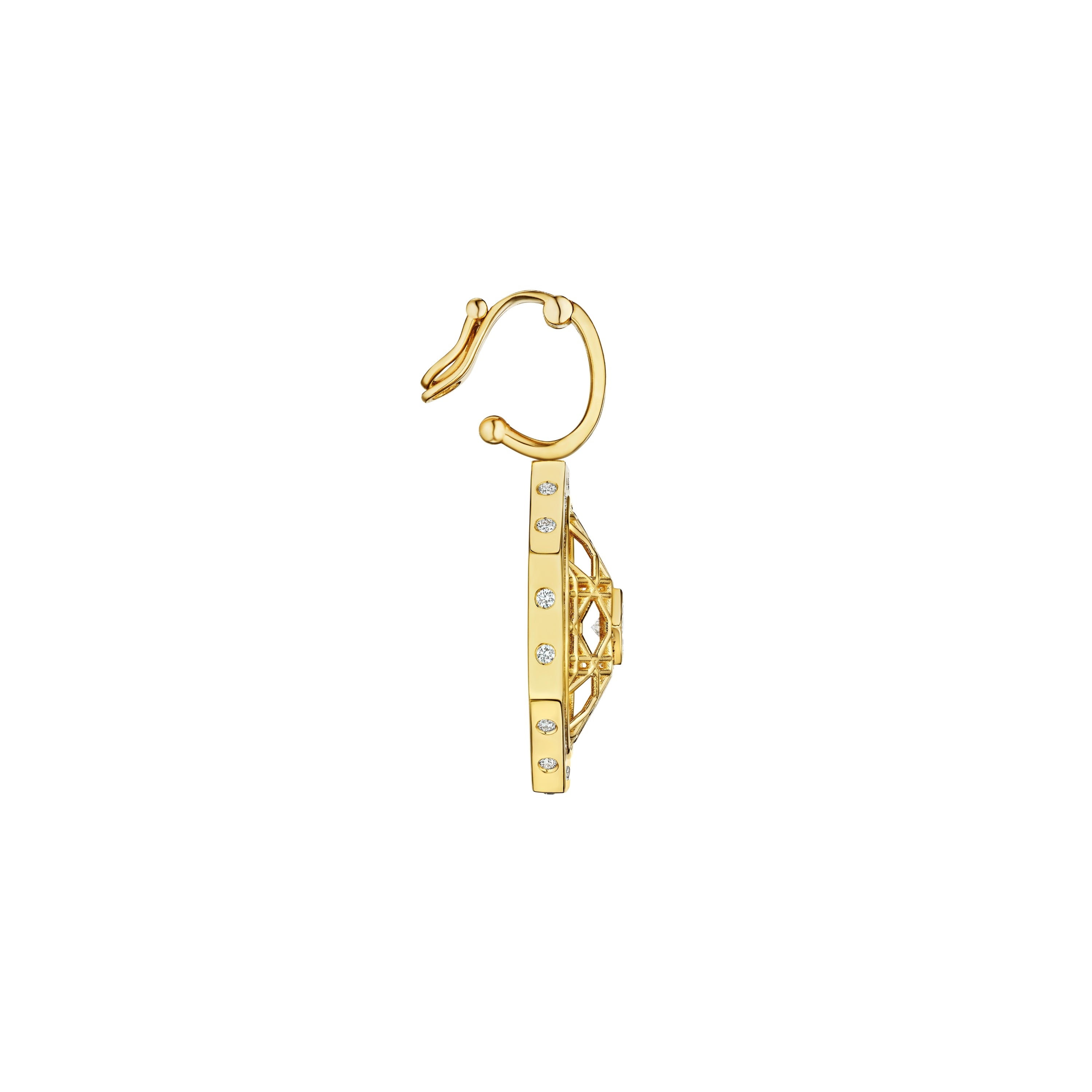 MoAnA LUU Doudou pendant with diamonds in 18K yellow gold, featuring cane-woven work inspired by traditional Caribbean fish traps, reflecting the house’s vision of Creole-inspired fine jewelry crafted in New York. Side view open.