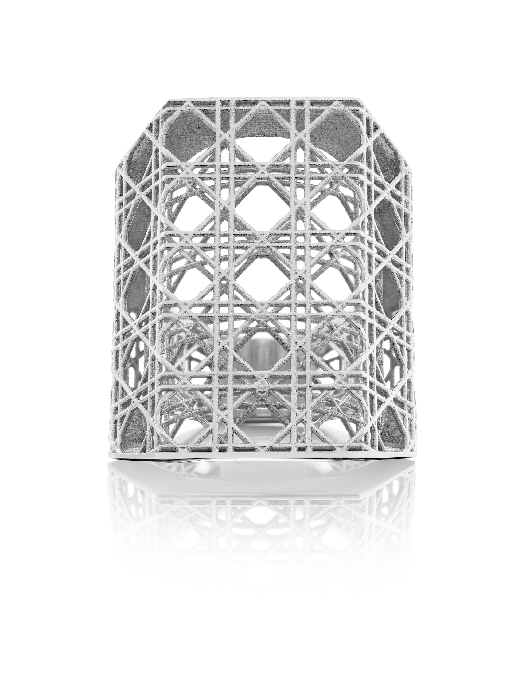 MoAnA LUU Doudou maxi ring in silver featuring a cane-woven work inspired by traditional Caribbean fish traps, reflecting the house’s vision of Creole-inspired jewelry crafted in New York.