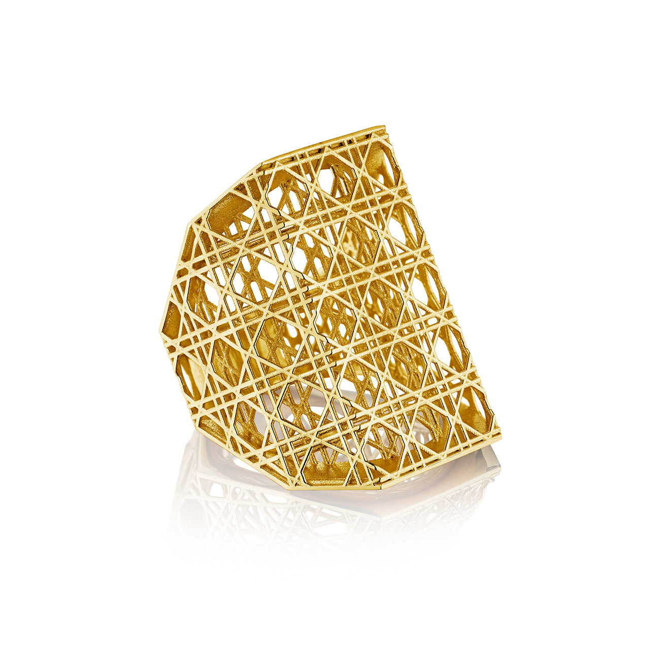 MoAnA LUU Doudou Maxi ring 18K yellow gold, featuring a cane-woven work inspired by traditional Caribbean fish traps, reflecting the house’s vision of Creole-inspired fine jewelry crafted in New York.