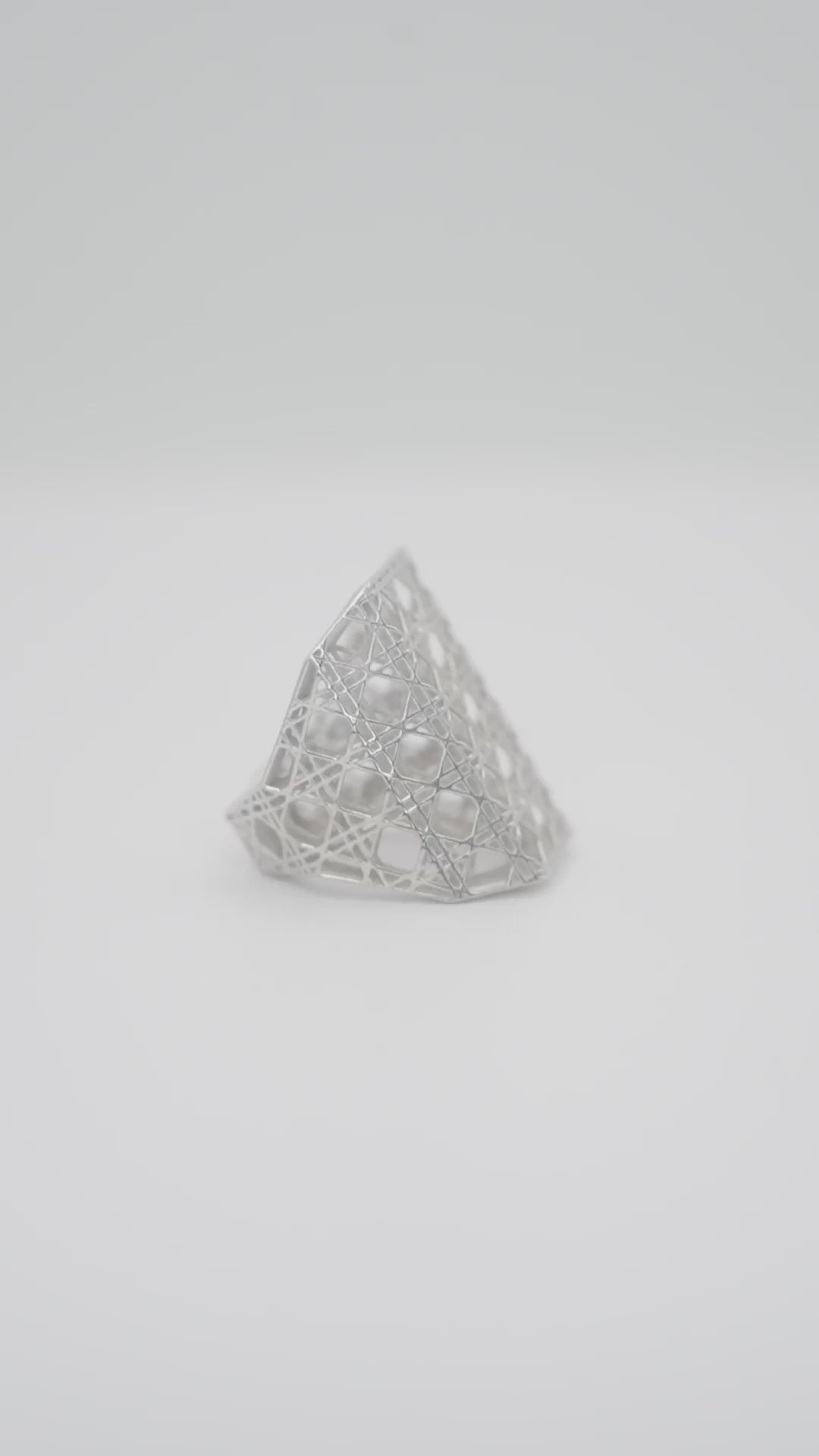 MoAnA LUU Doudou maxi ring in silver featuring a cane-woven work inspired by traditional Caribbean fish traps, reflecting the house’s vision of Creole-inspired fine jewelry crafted in New York.